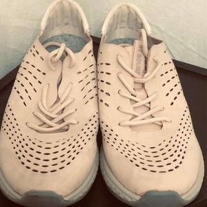 NWT Baretraps SZ: 6 Rebound Tennis Shoe